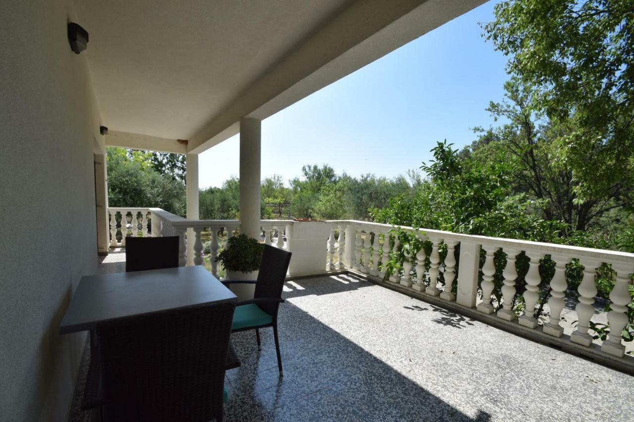 Apartments Nina สตารีกราด-ปาเคลนีซา ภายนอก รูปภาพ