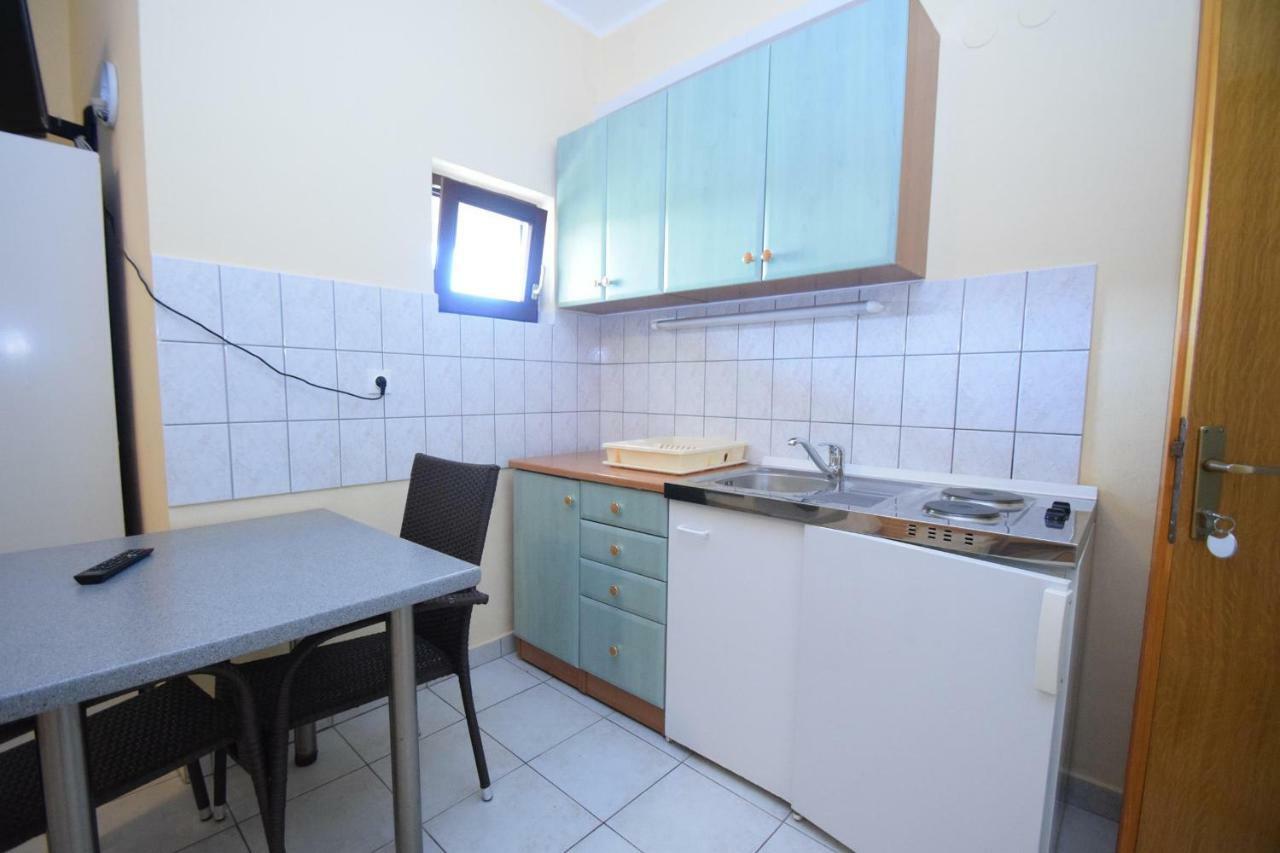 Apartments Nina สตารีกราด-ปาเคลนีซา ภายนอก รูปภาพ
