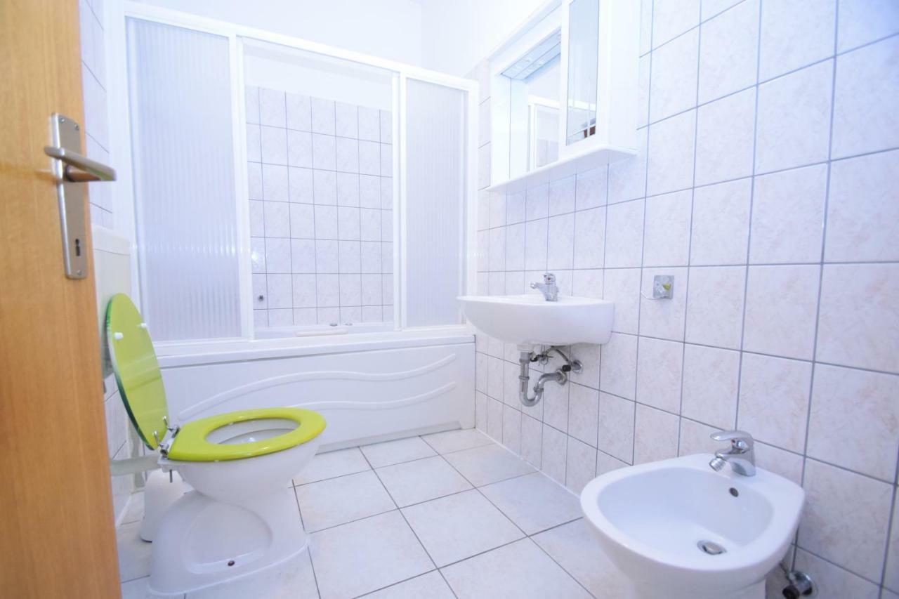 Apartments Nina สตารีกราด-ปาเคลนีซา ภายนอก รูปภาพ