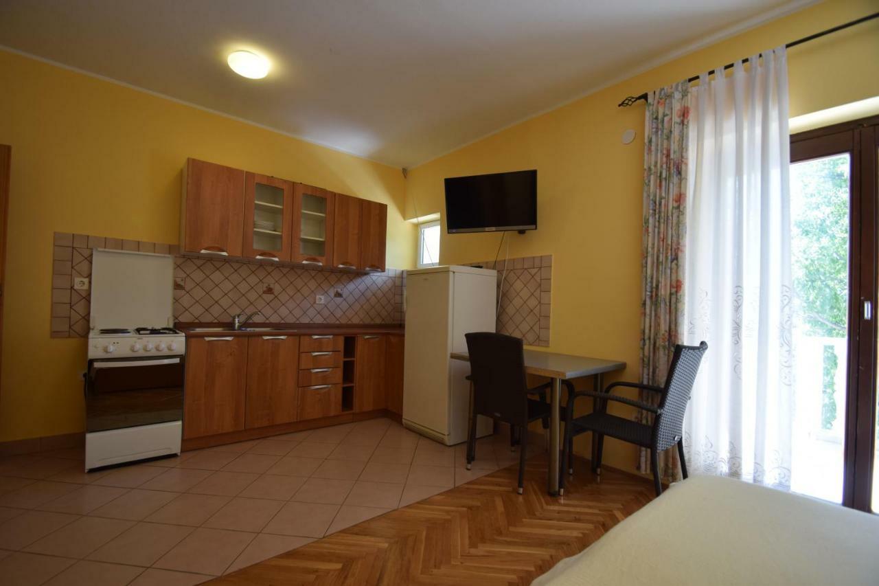Apartments Nina สตารีกราด-ปาเคลนีซา ภายนอก รูปภาพ