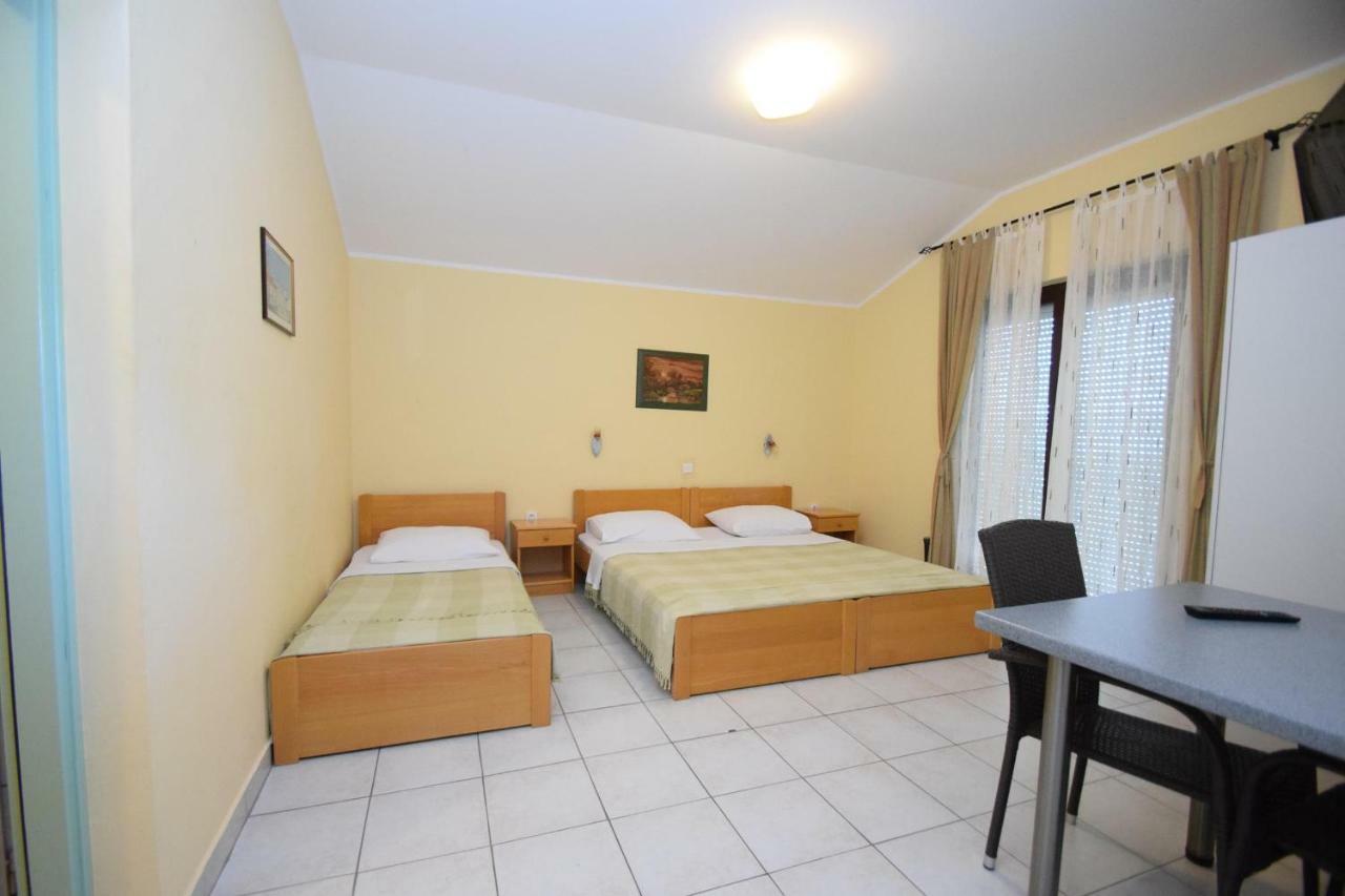 Apartments Nina สตารีกราด-ปาเคลนีซา ภายนอก รูปภาพ