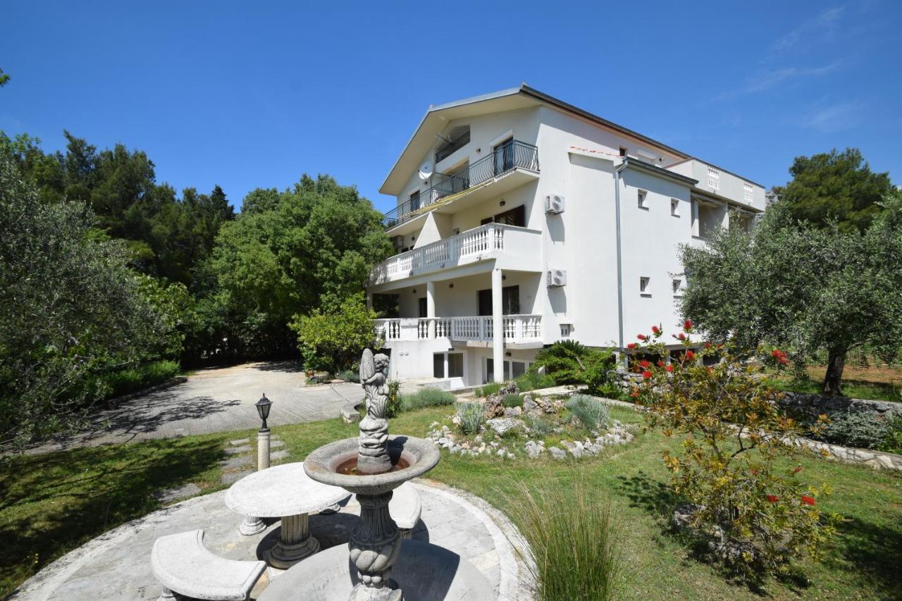 Apartments Nina สตารีกราด-ปาเคลนีซา ภายนอก รูปภาพ