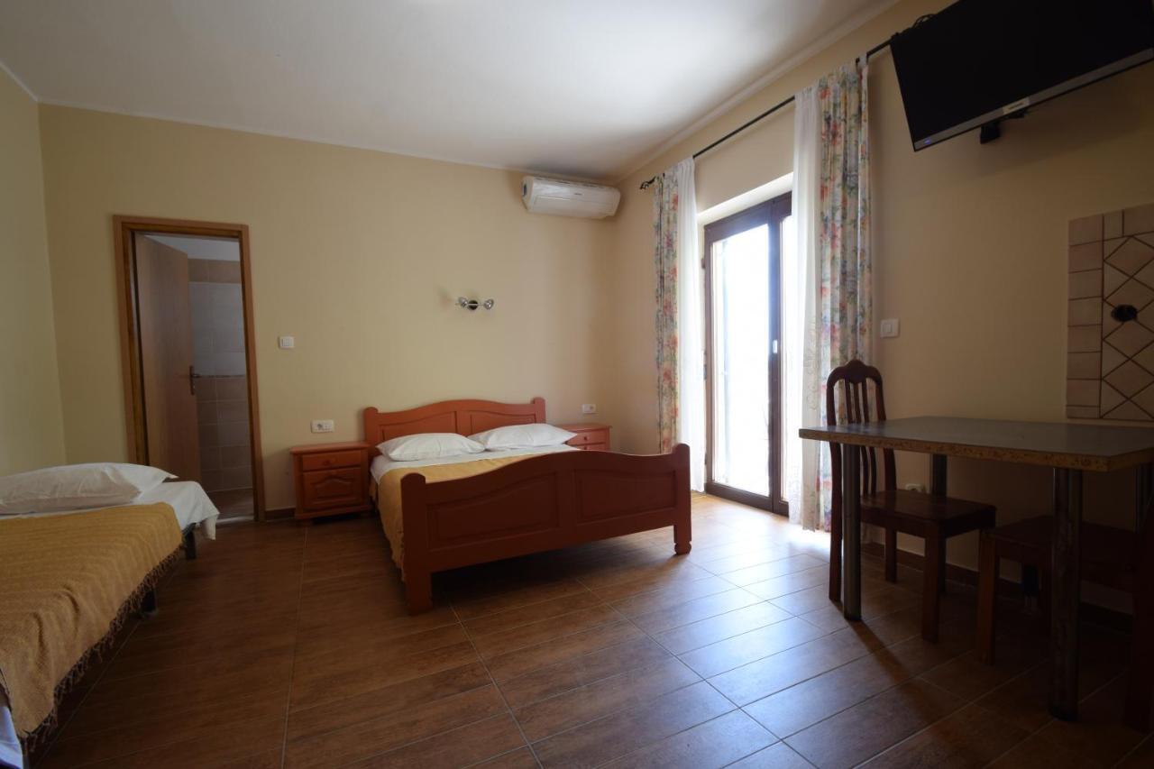 Apartments Nina สตารีกราด-ปาเคลนีซา ภายนอก รูปภาพ