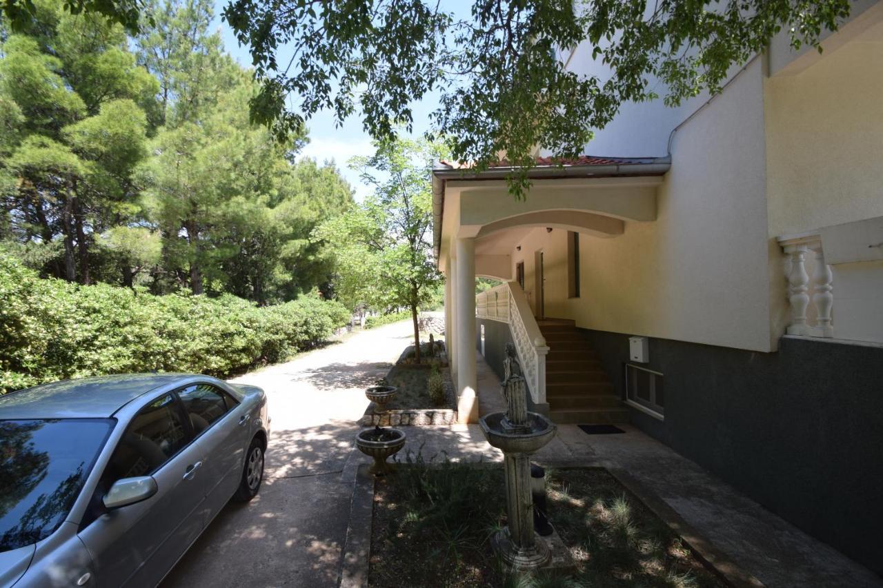 Apartments Nina สตารีกราด-ปาเคลนีซา ภายนอก รูปภาพ